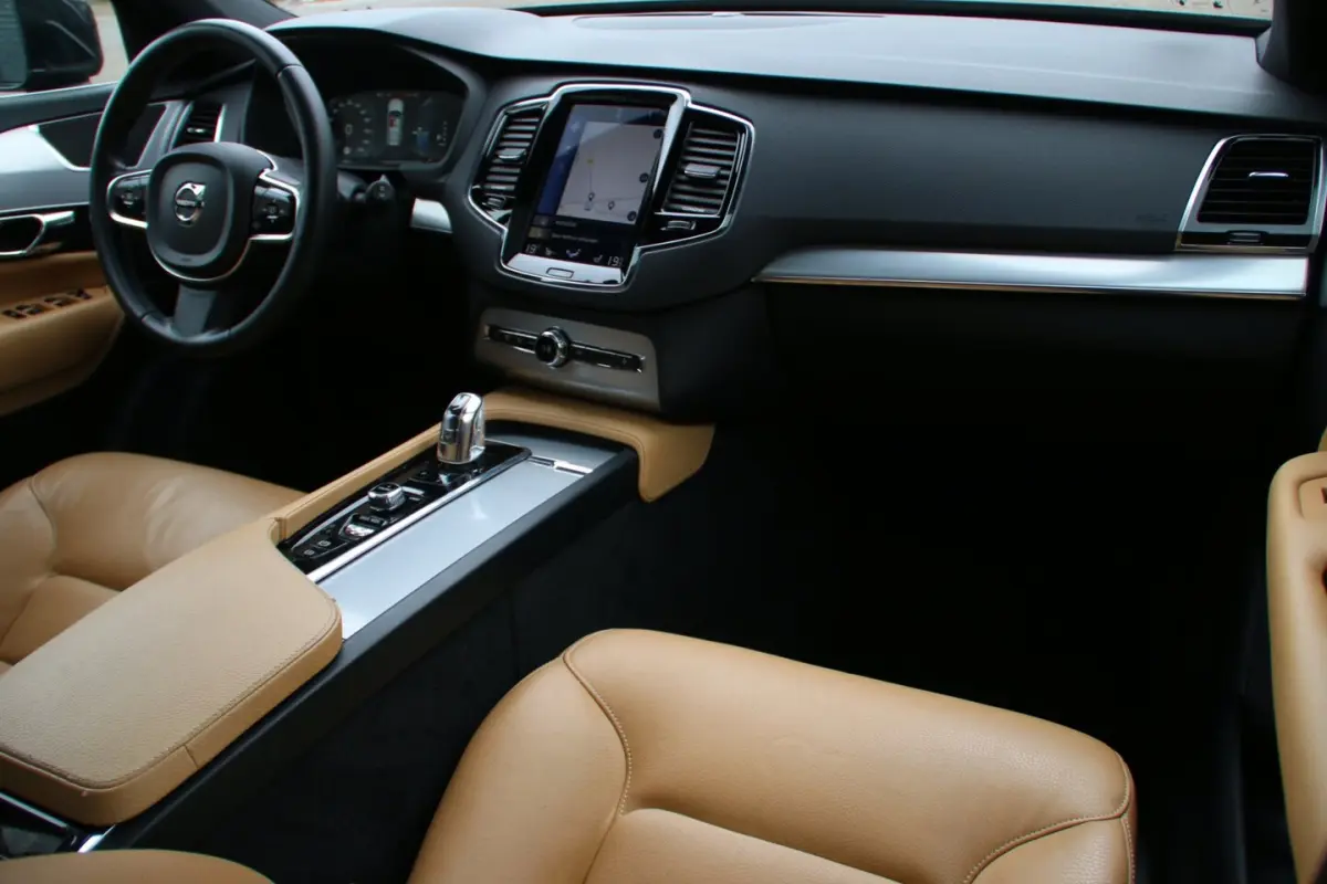 2.0 T8 Twin Engine AWD R-Design PANO-DAK NL-AUTO NAP