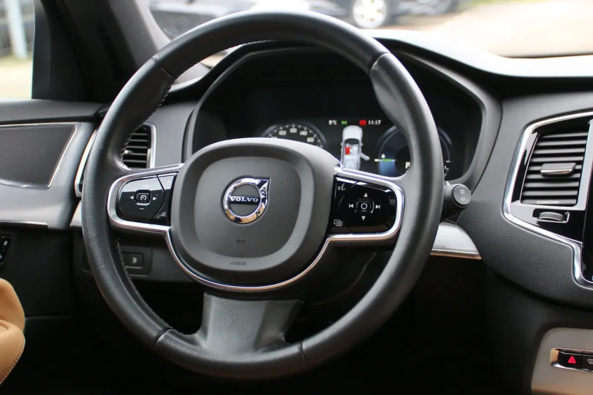 2.0 T8 Twin Engine AWD R-Design PANO-DAK NL-AUTO NAP