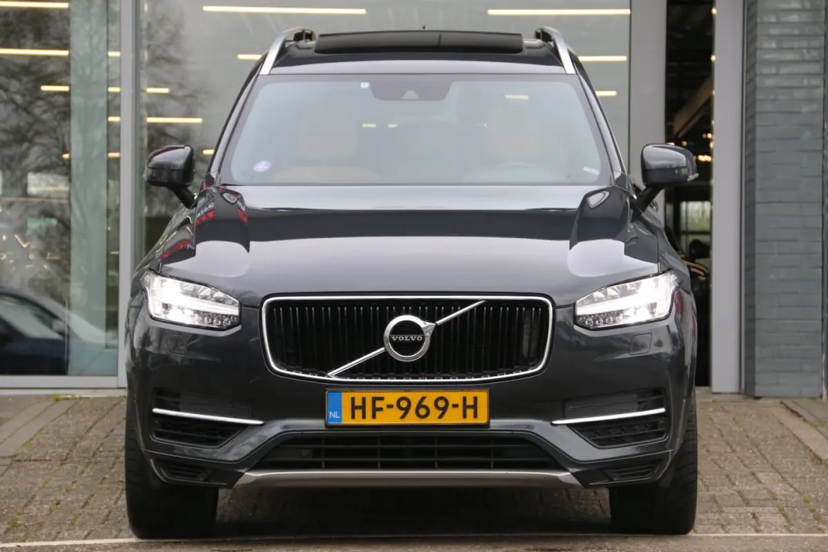 2.0 T8 Twin Engine AWD R-Design PANO-DAK NL-AUTO NAP