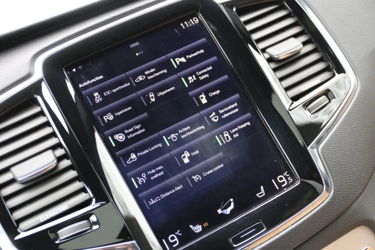 2.0 T8 Twin Engine AWD R-Design PANO-DAK NL-AUTO NAP