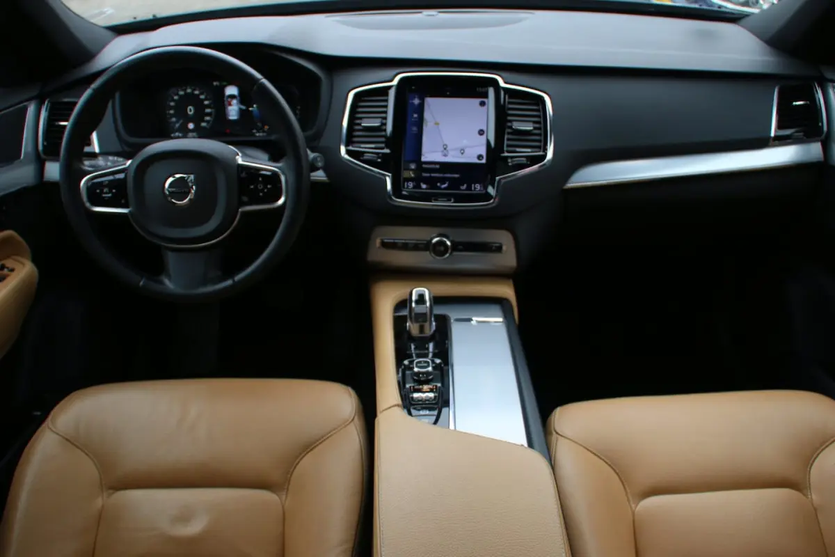 2.0 T8 Twin Engine AWD R-Design PANO-DAK NL-AUTO NAP