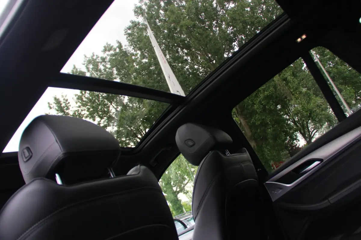 SDrive20i Launch Edition High Executive M-PAKKET PANO