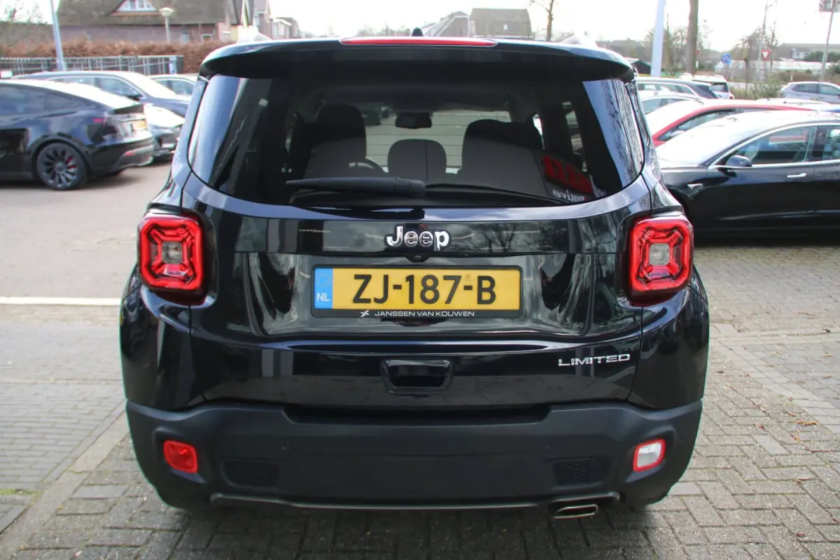 1.3T Limited NL-AUTO NAP CAMERA AUTOMAAT