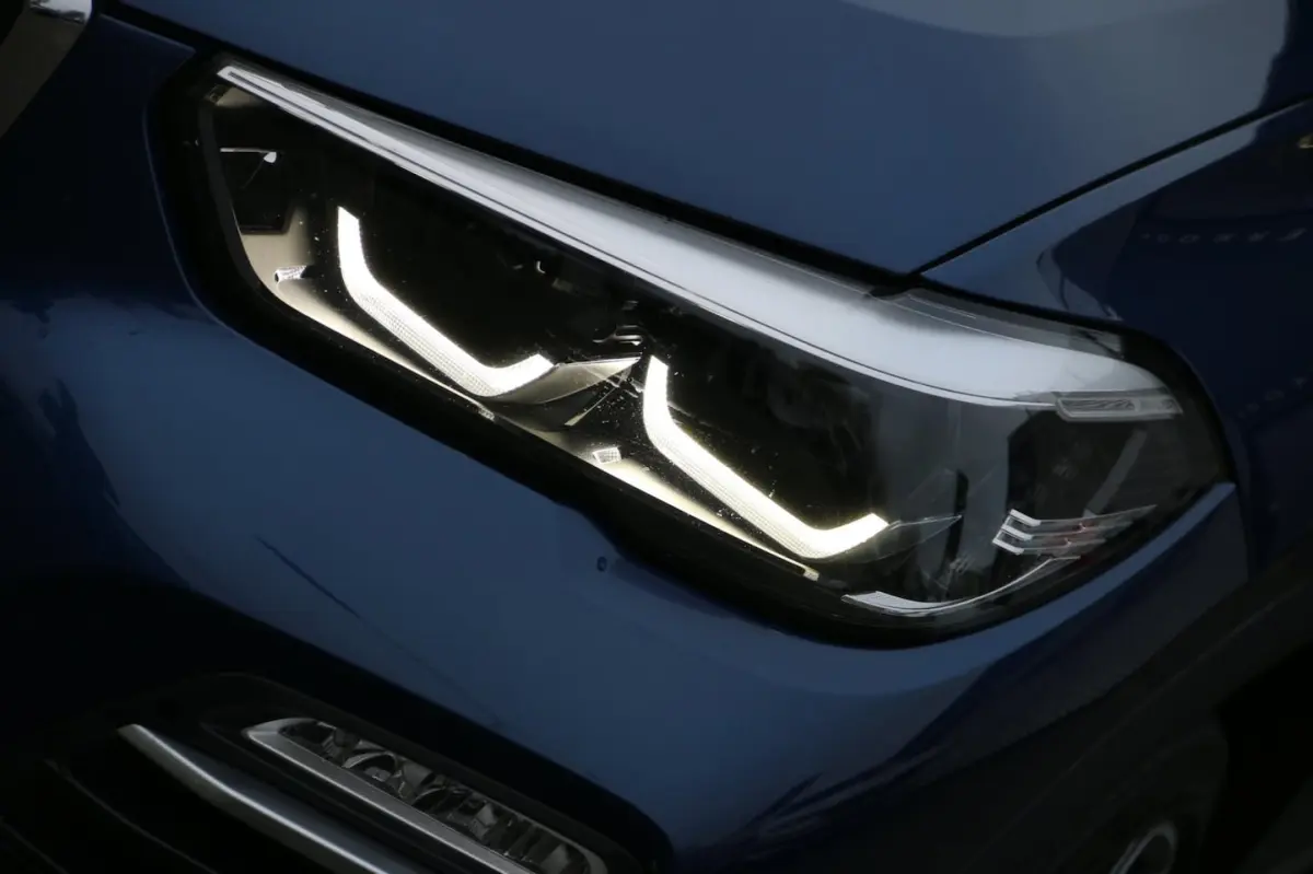 XDrive30d High Executive DEALER OND. PANO LUCHTVRING