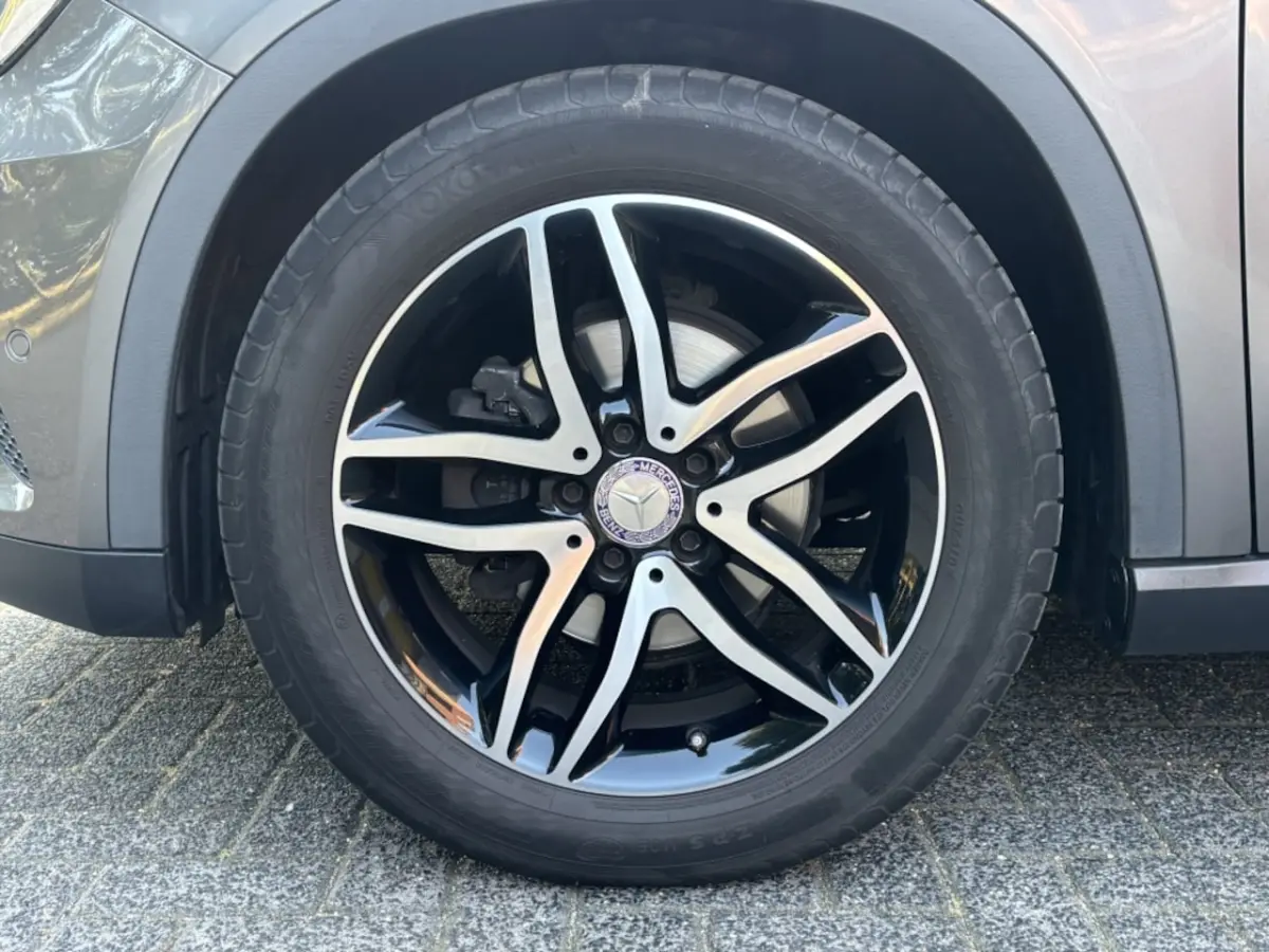 180 Prestige Aut Panorama HarmanKardon Trekhaak Camera Leder 18''