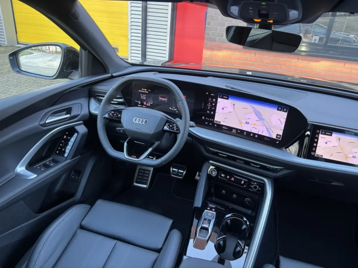 e-hybrid Quattro Edition One S-Line Pano Luchtvering 21''