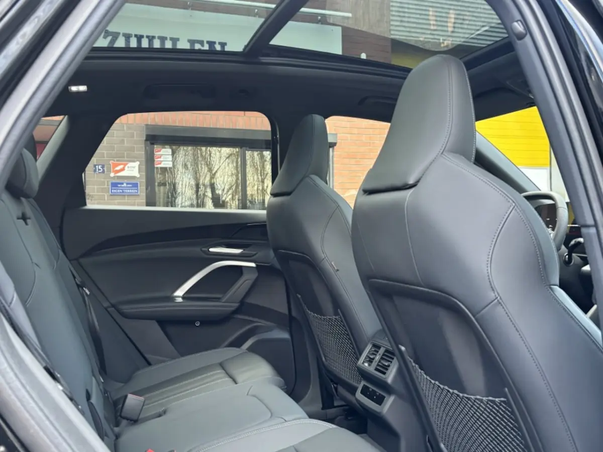 e-hybrid Quattro Edition One S-Line Pano Luchtvering 21''