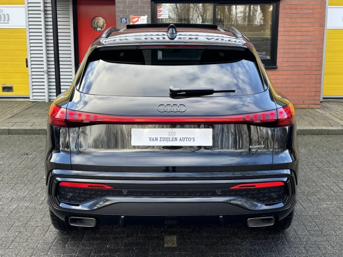 e-hybrid Quattro Edition One S-Line Pano Luchtvering 21''
