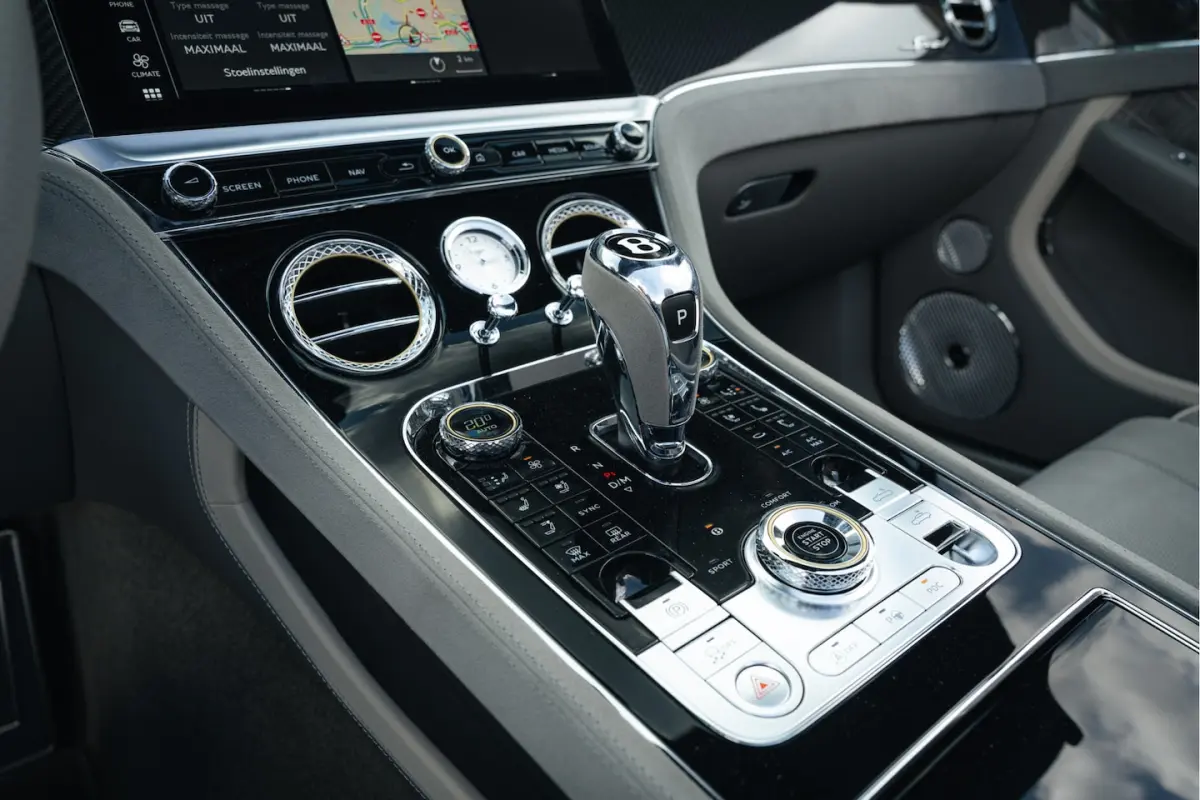 6.0 W12 Speed Carbon | head-up | Soundsystem