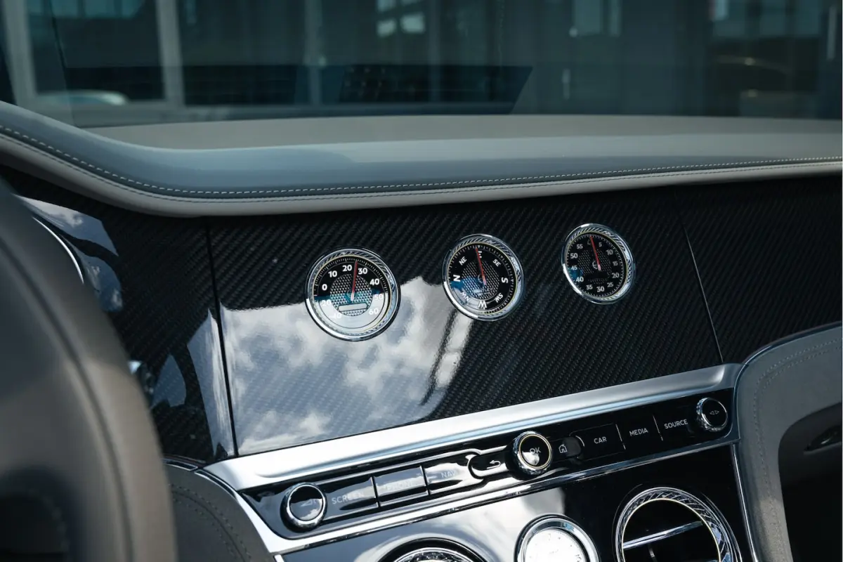 6.0 W12 Speed Carbon | head-up | Soundsystem