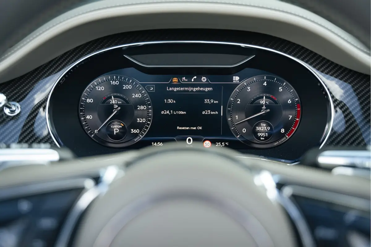 6.0 W12 Speed Carbon | head-up | Soundsystem