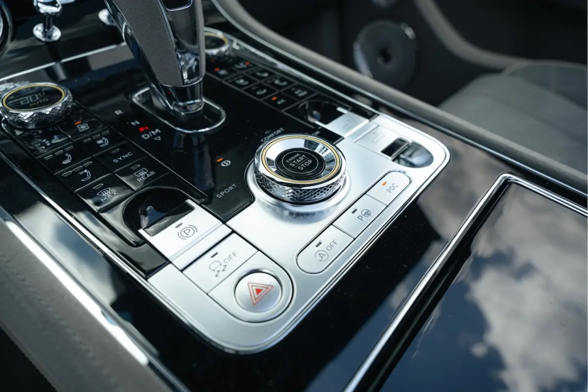 6.0 W12 Speed Carbon | head-up | Soundsystem