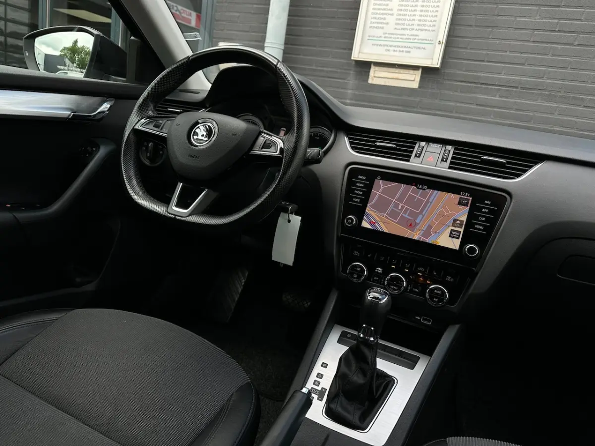 1.5 TSI Greentech Business Edition/1STE EIG/CARPLAY/NAVI/NL-AUTO NAP