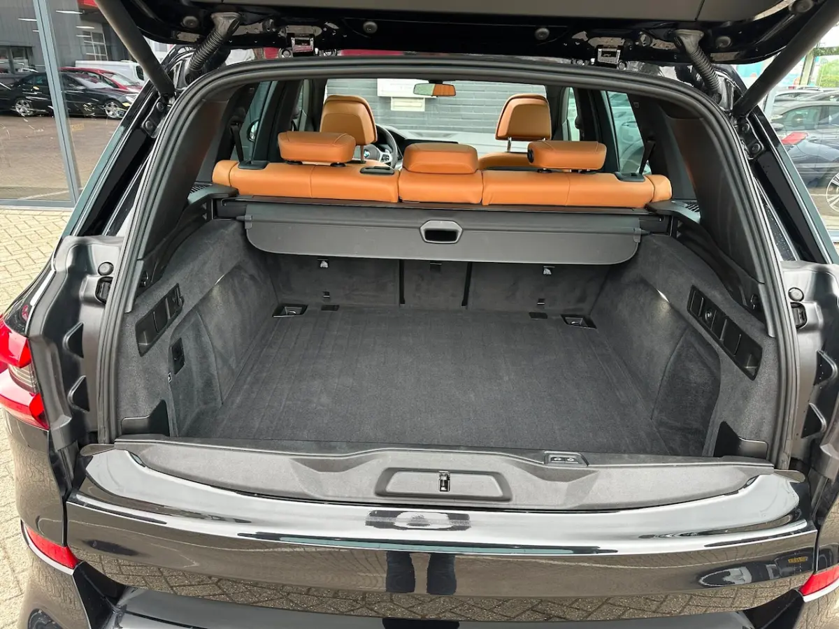 XDrive40i High Executive/PANO/CAMERA/M-PAKKET/NL-AUTO NAP