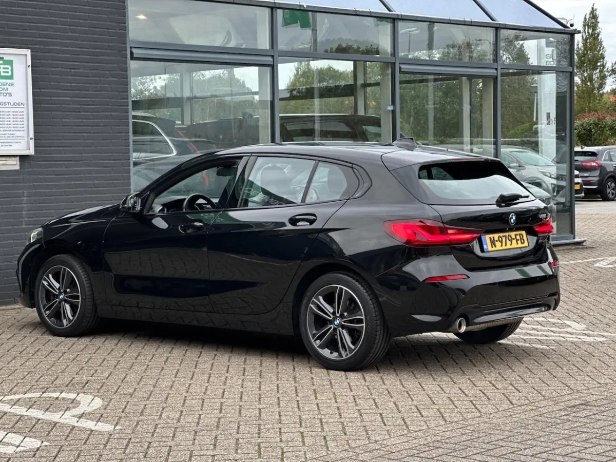 118i Business Edition Plus/CAMERA/APP-CONNECT/LEDER/NL-AUTO NAP