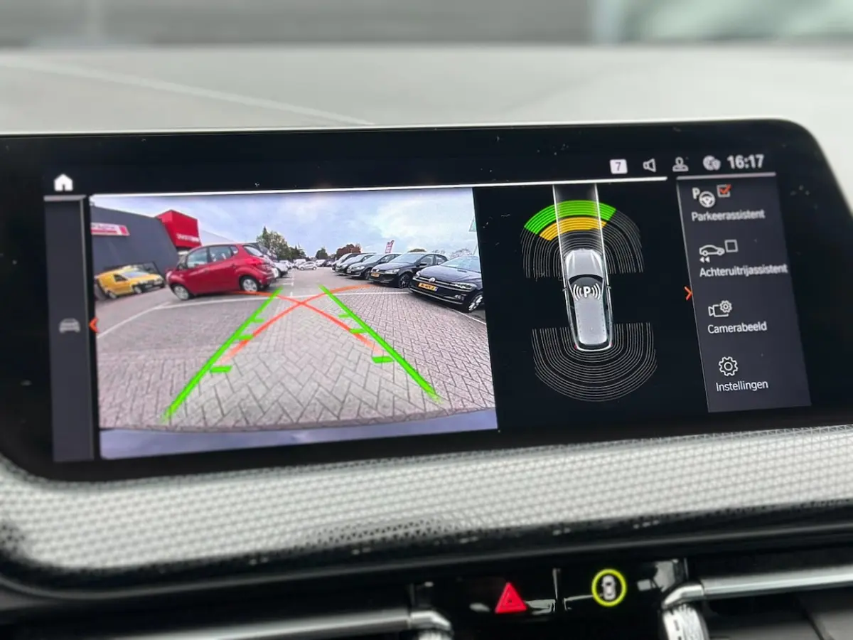 118i Business Edition Plus/CAMERA/APP-CONNECT/LEDER/NL-AUTO NAP