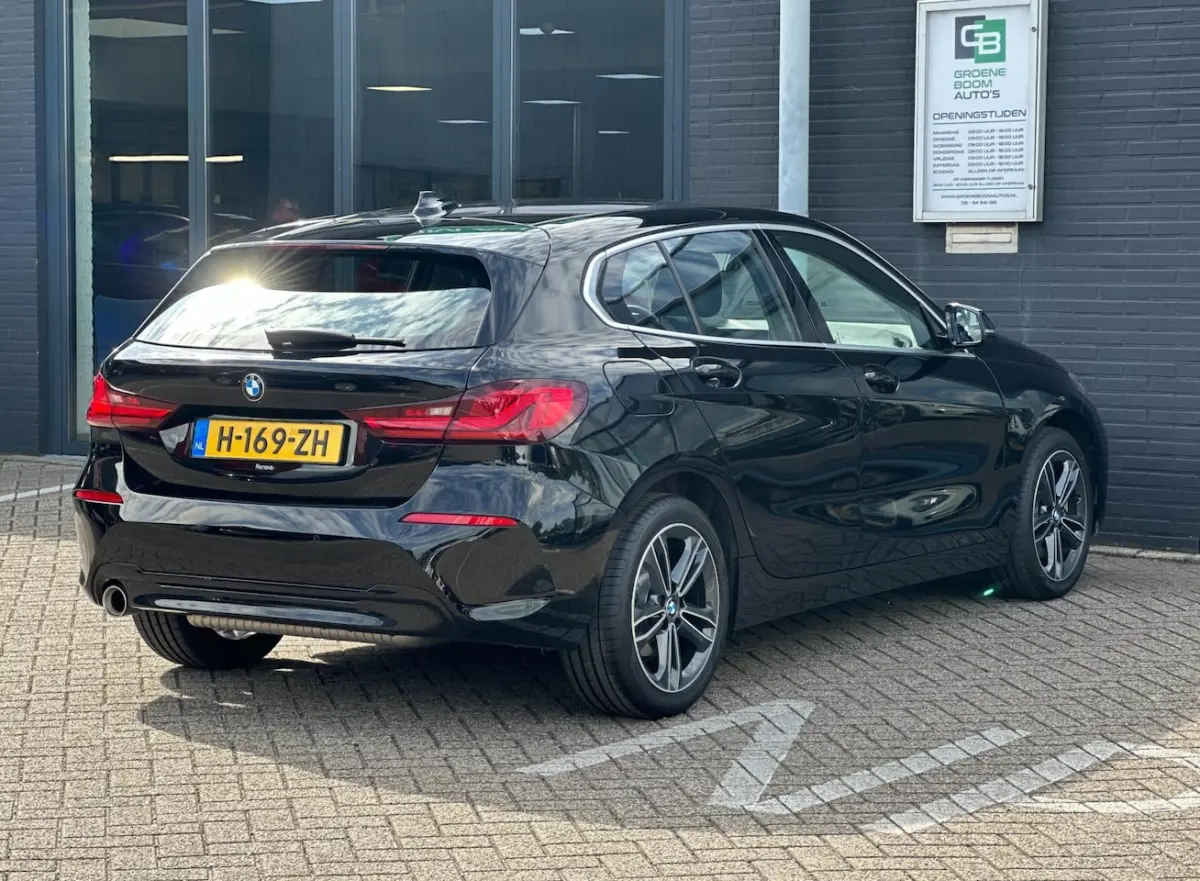 118i Executive Edition/1STE EIG/NAVI/CARPLAY/LED/NL AUTO NAP