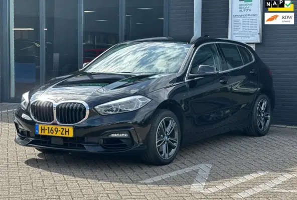 118i Executive Edition/1STE EIG/NAVI/CARPLAY/LED/NL AUTO NAP