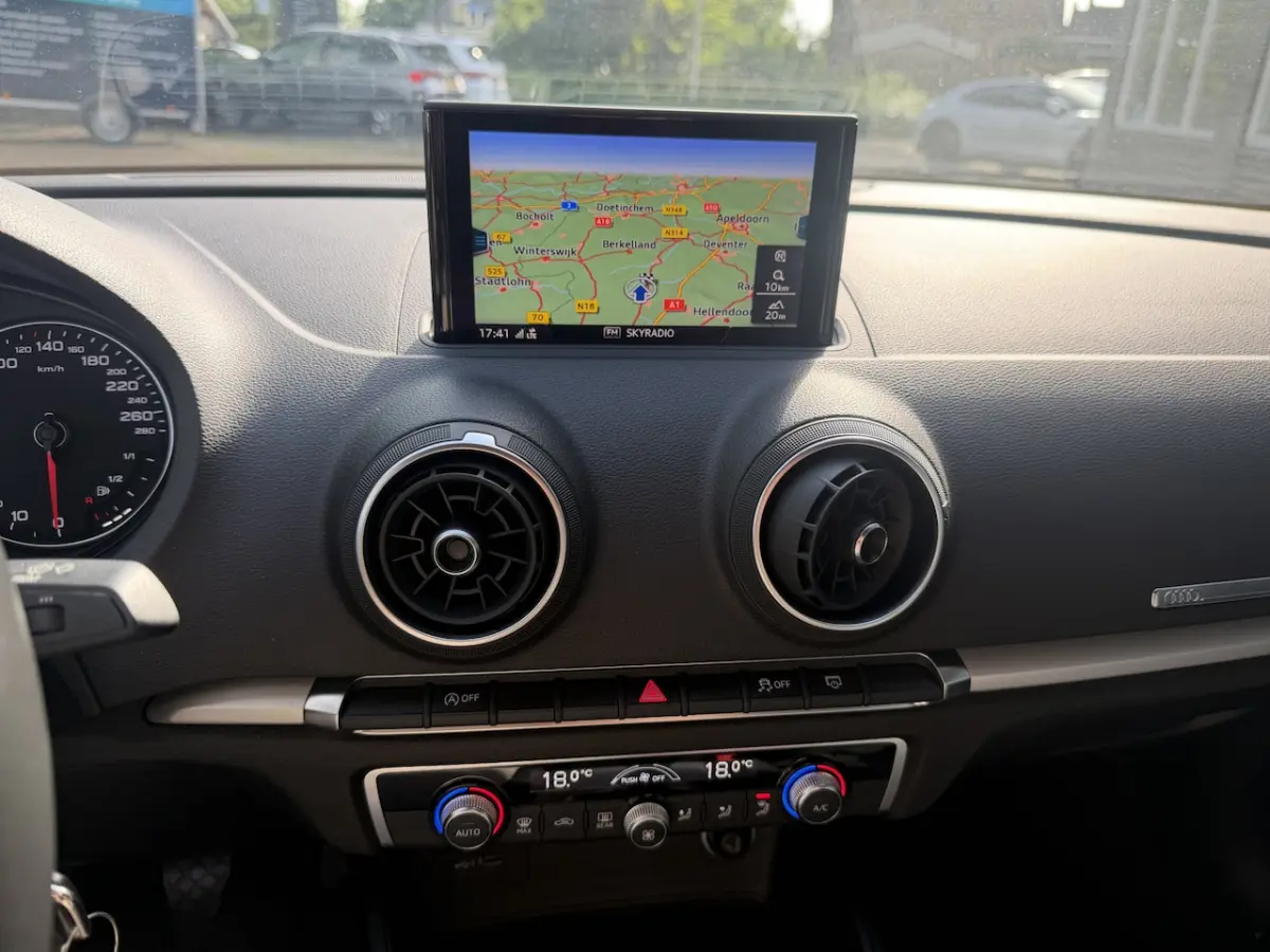 1.0 TFSI Design Pro Line Bj 2017 Navi, Cruise, Clima, Camera 116PK Dealer onderhouden
