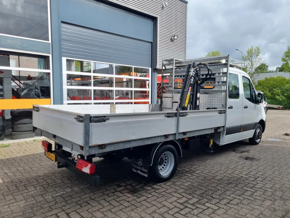514 CDI DoKa Pritsche/ 6 Pers./ Kraan 1000kg GVW 3500 kg