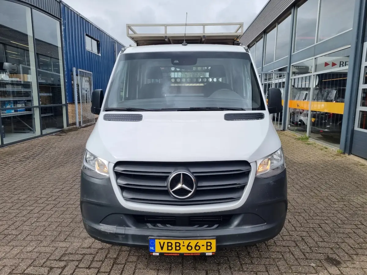 514 CDI DoKa Pritsche/ 6 Pers./ Kraan 1000kg GVW 3500 kg