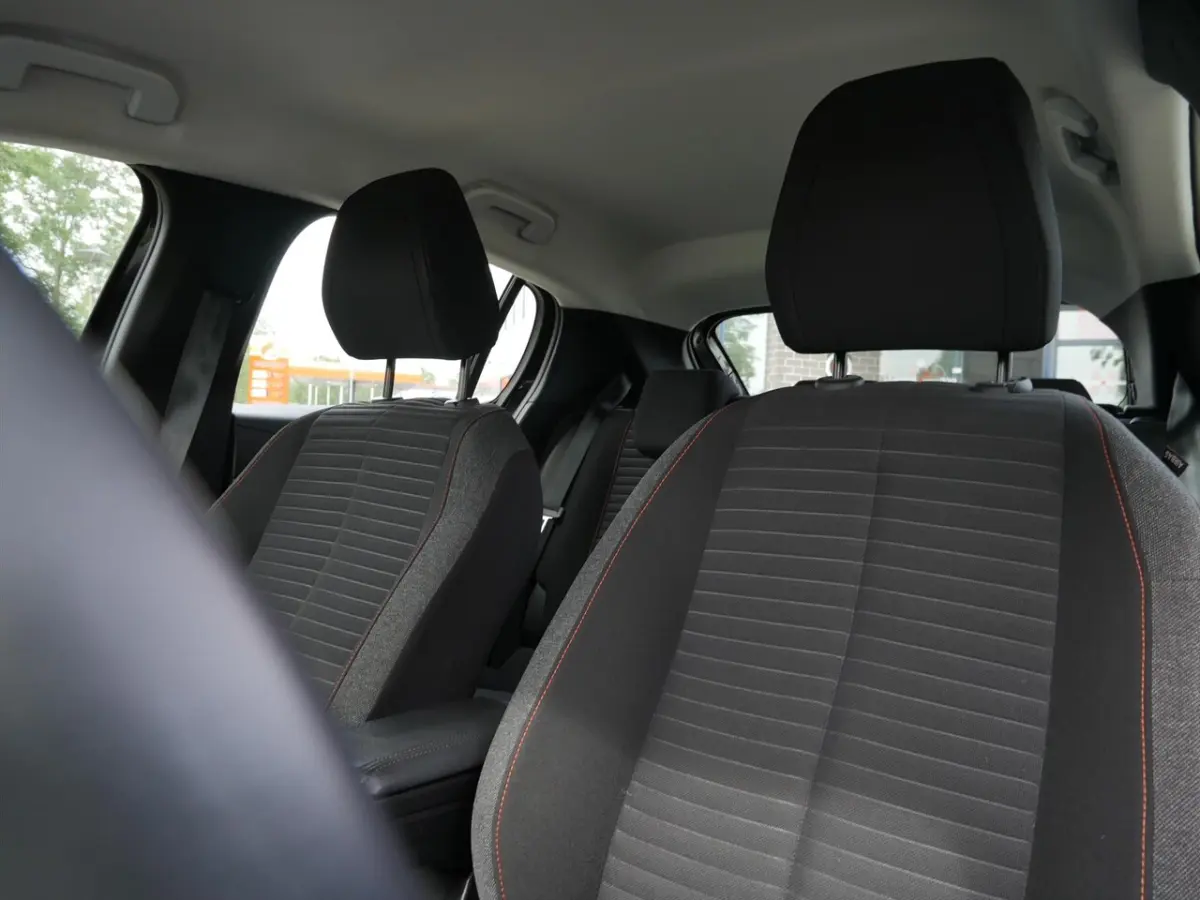 1.2 PureTech Active Pack | 3D Full Map Navigatie | Carplay |