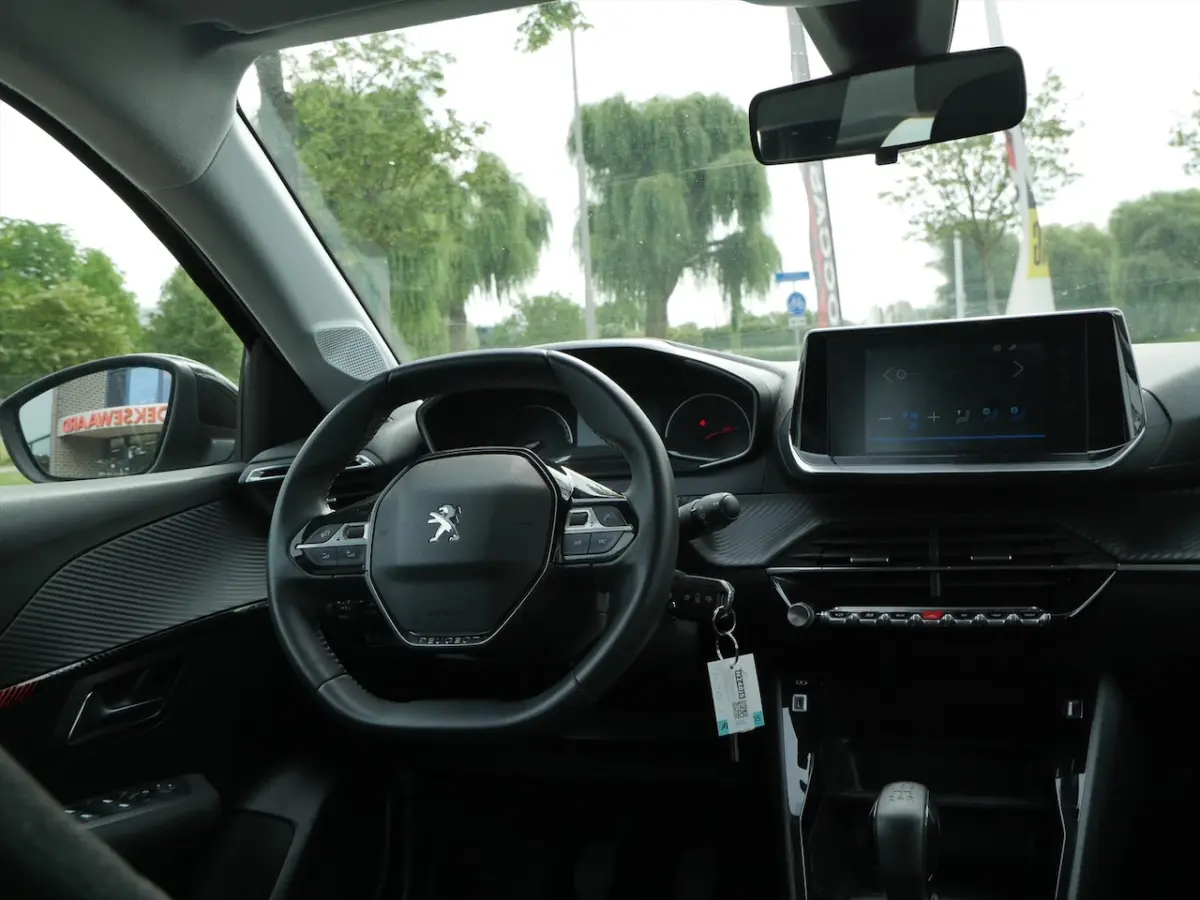 1.2 PureTech Active Pack | 3D Full Map Navigatie | Carplay |