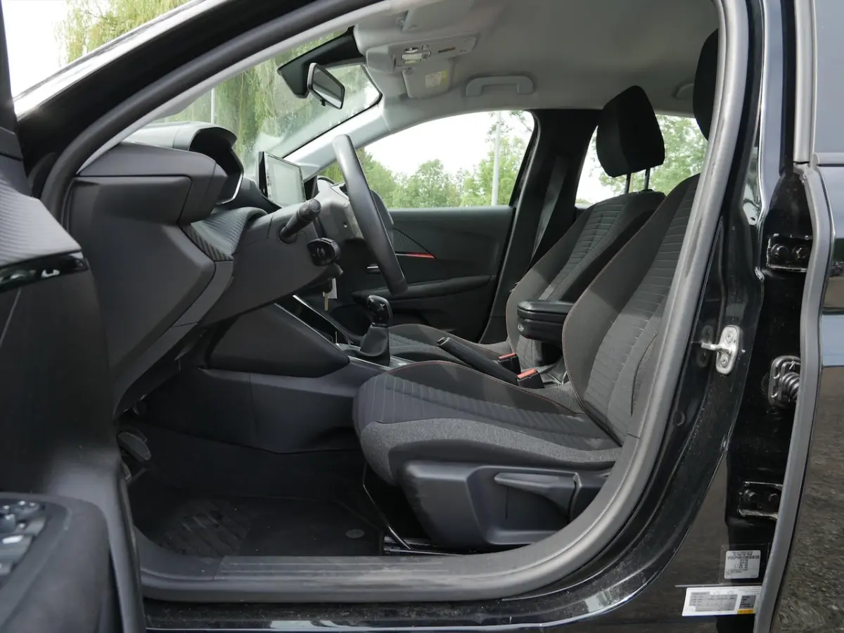 1.2 PureTech Active Pack | 3D Full Map Navigatie | Carplay |