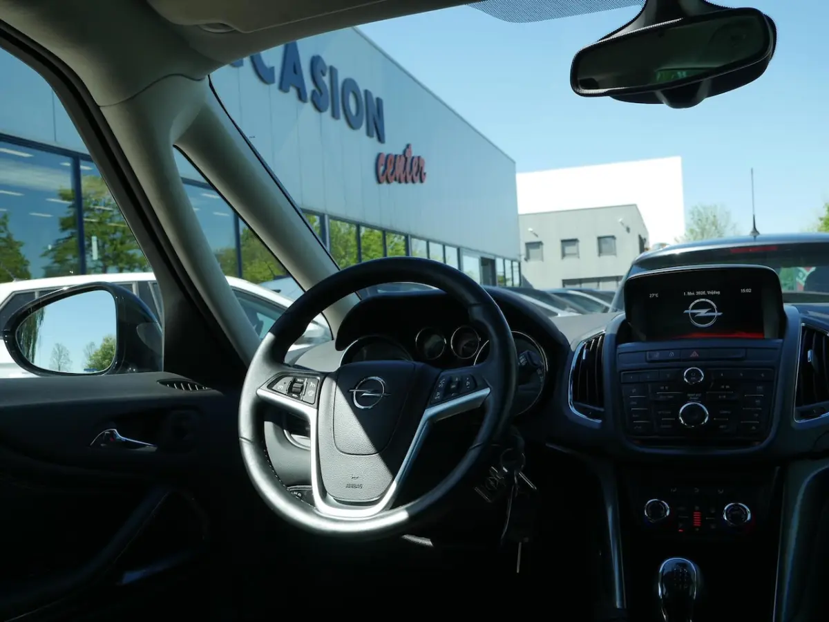 1.4T 103KW Innovation | 7 persoons | Privacy | Camera | Afn. Trekhaak |