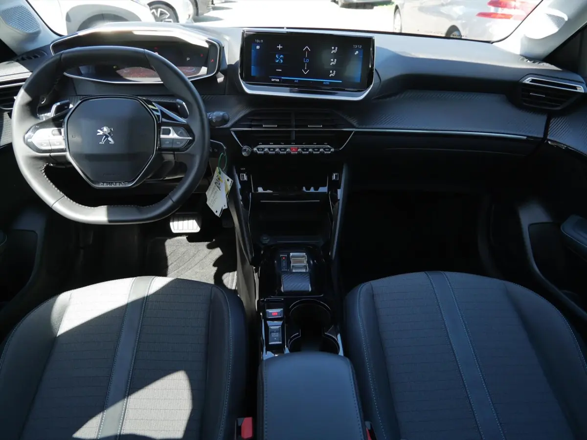 1.2 PureTech 100pk Allure Pack | Automaat | Privacy | Navi+Carplay | Camera |