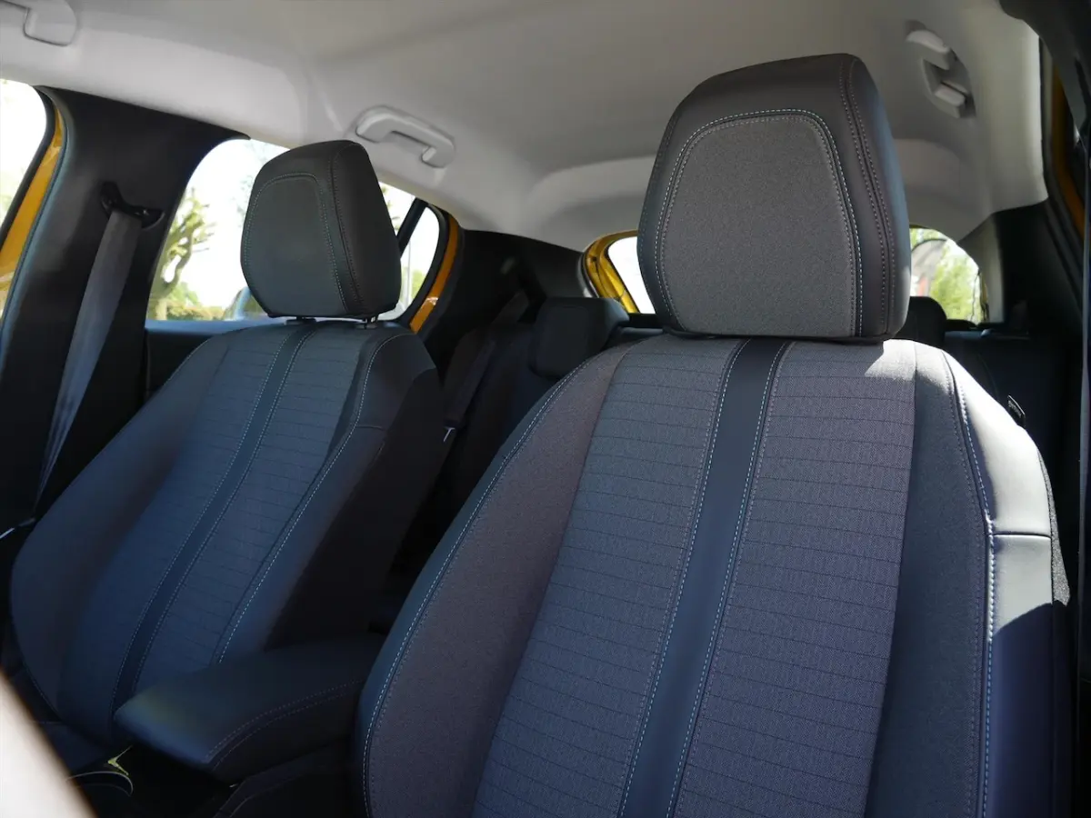 1.2 PureTech 100pk Allure Pack | Automaat | Privacy | Navi+Carplay | Camera |