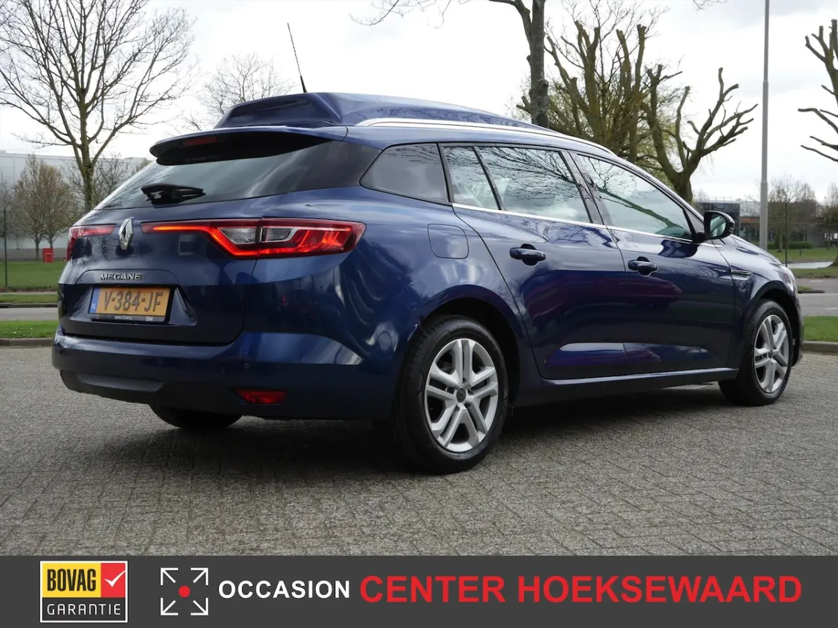 | Grijs kenteken | Verhoogde laadruimte | Carplay | LM velgen |