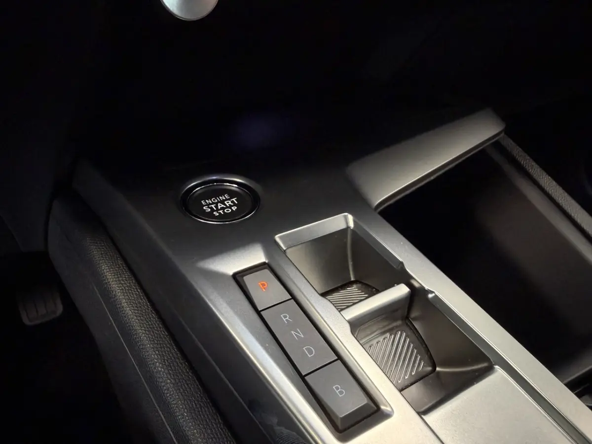 1.6 Plug-in Hybrid 180 Active Pack Business Carplay/Android Auto PDC 24 Maanden garantie*