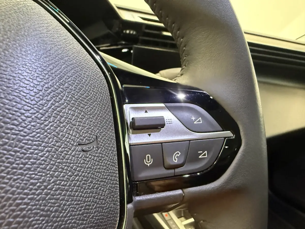 1.6 Plug-in Hybrid 180 Active Pack Business Carplay/Android Auto PDC 24 Maanden garantie*