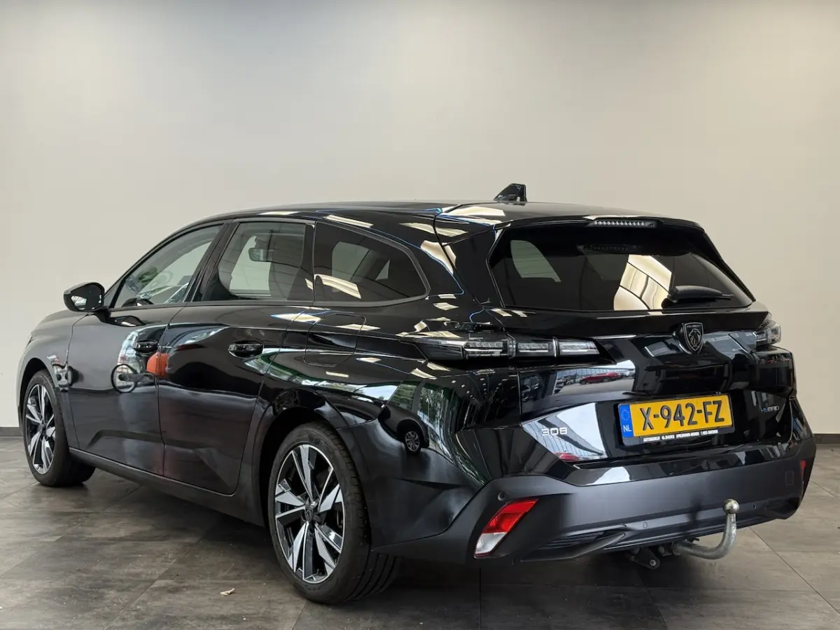 1.6 Plug-in Hybrid 180 Active Pack Business Carplay/Android Auto PDC 24 Maanden garantie*