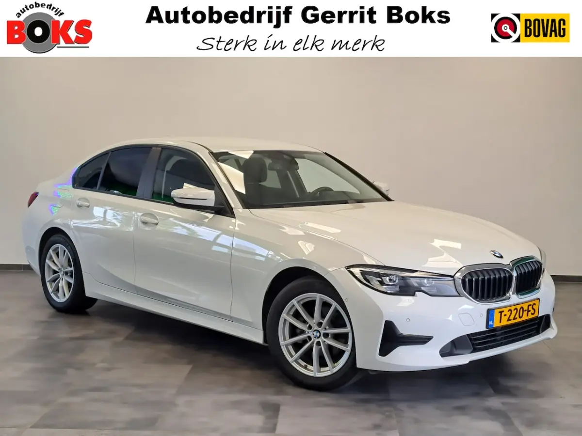 318i Executive Navigatie Clima Cruise PDC LM 157 PK 24 Maanden garantie* (Vraag naar de vo