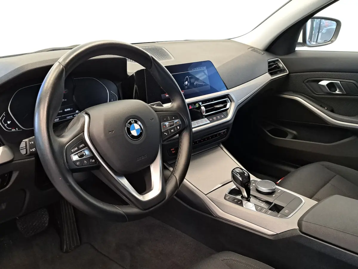 318i Executive Navigatie Clima Cruise PDC LM 157 PK 24 Maanden garantie* (Vraag naar de vo