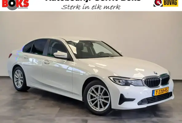 318i Executive Navigatie Clima Cruise PDC LM 157 PK 24 Maanden garantie* (Vraag naar de vo