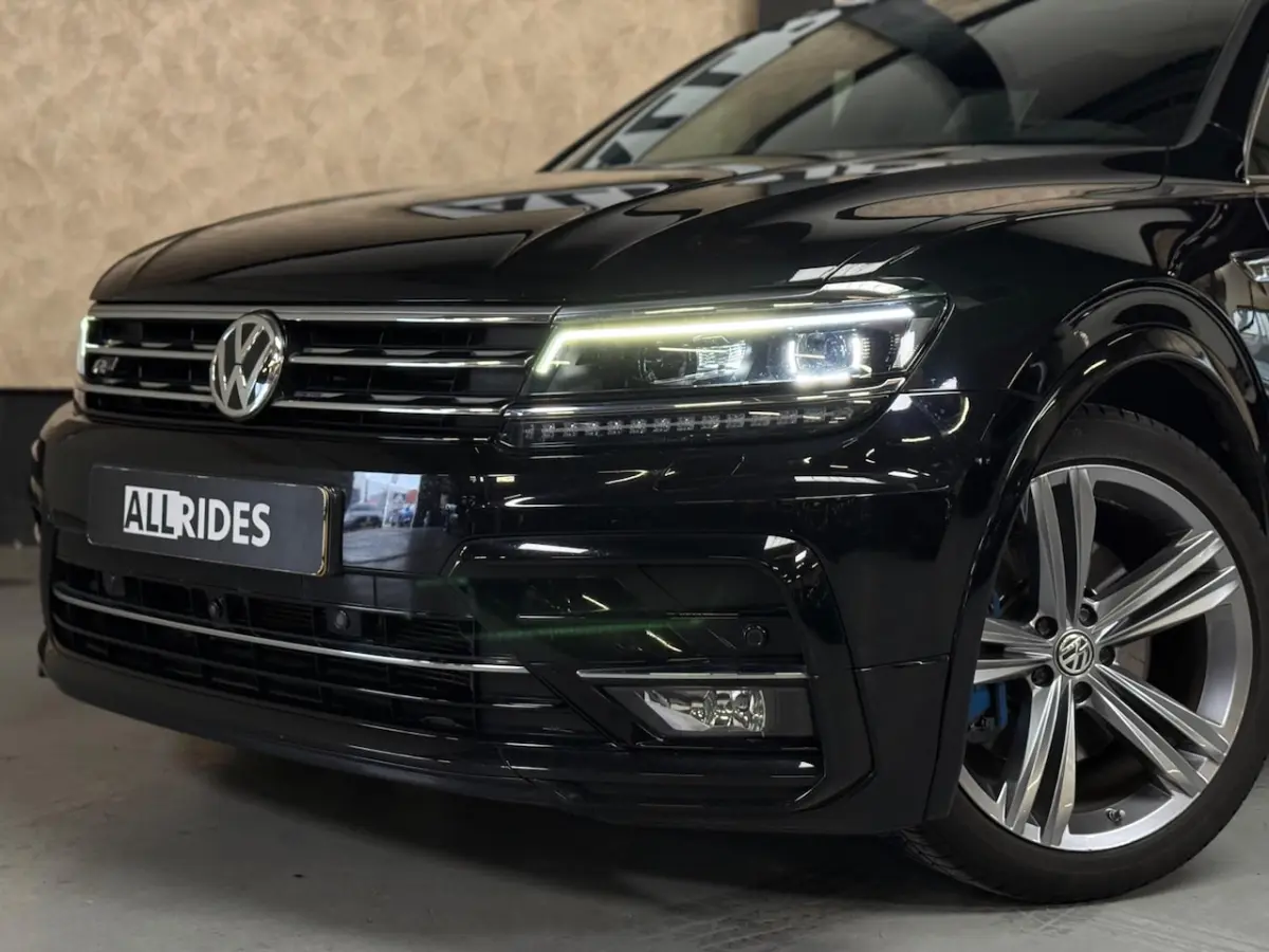 2.0 TSI 4Motion Highline Business R | Pano | Trekhaak | 360 Camera | Akrapovic | Leer | me