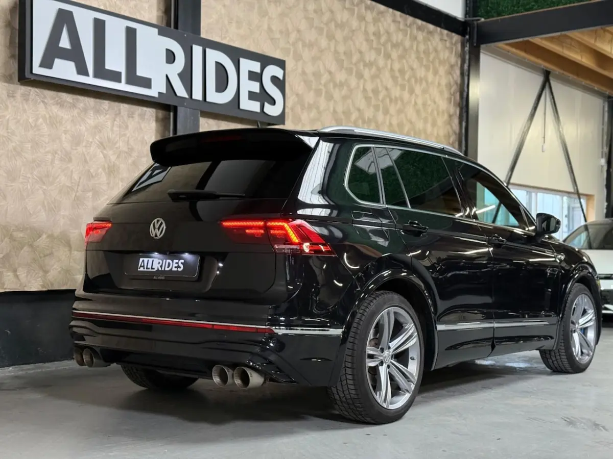 2.0 TSI 4Motion Highline Business R | Pano | Trekhaak | 360 Camera | Akrapovic | Leer | me