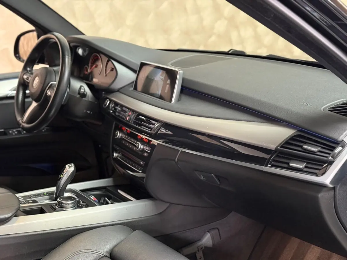 XDrive40e iPerformance High Executive | M Sport | NAP | Pano | Leer | Memory | Camera