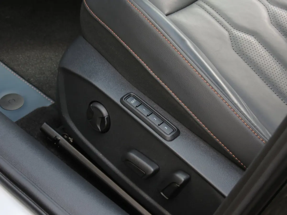 1.4 e-Hybrid VZ 245 Copper Edition 360 Camera|Vol Leder|CarPlay|Navi|Sfeer|Ad. Cruise|Elec