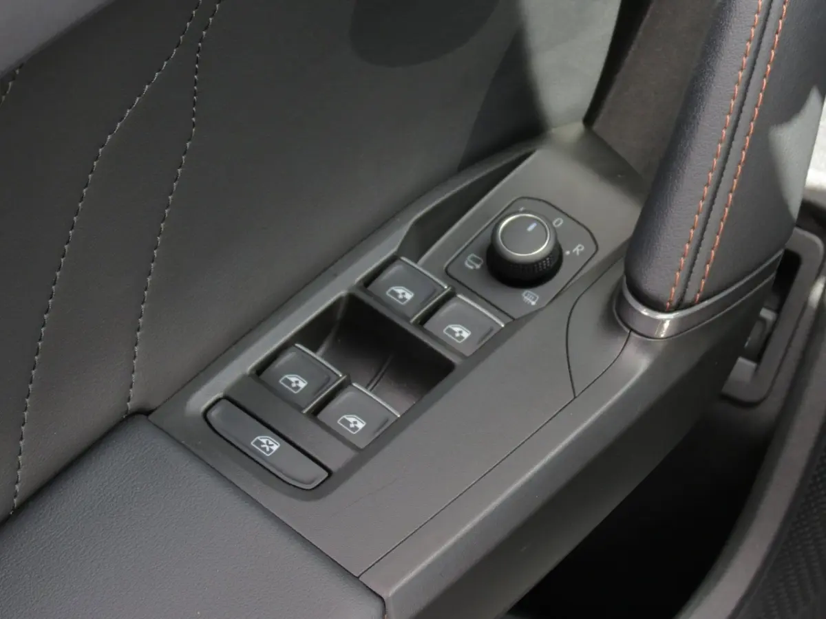 1.4 e-Hybrid VZ 245 Copper Edition 360 Camera|Vol Leder|CarPlay|Navi|Sfeer|Ad. Cruise|Elec