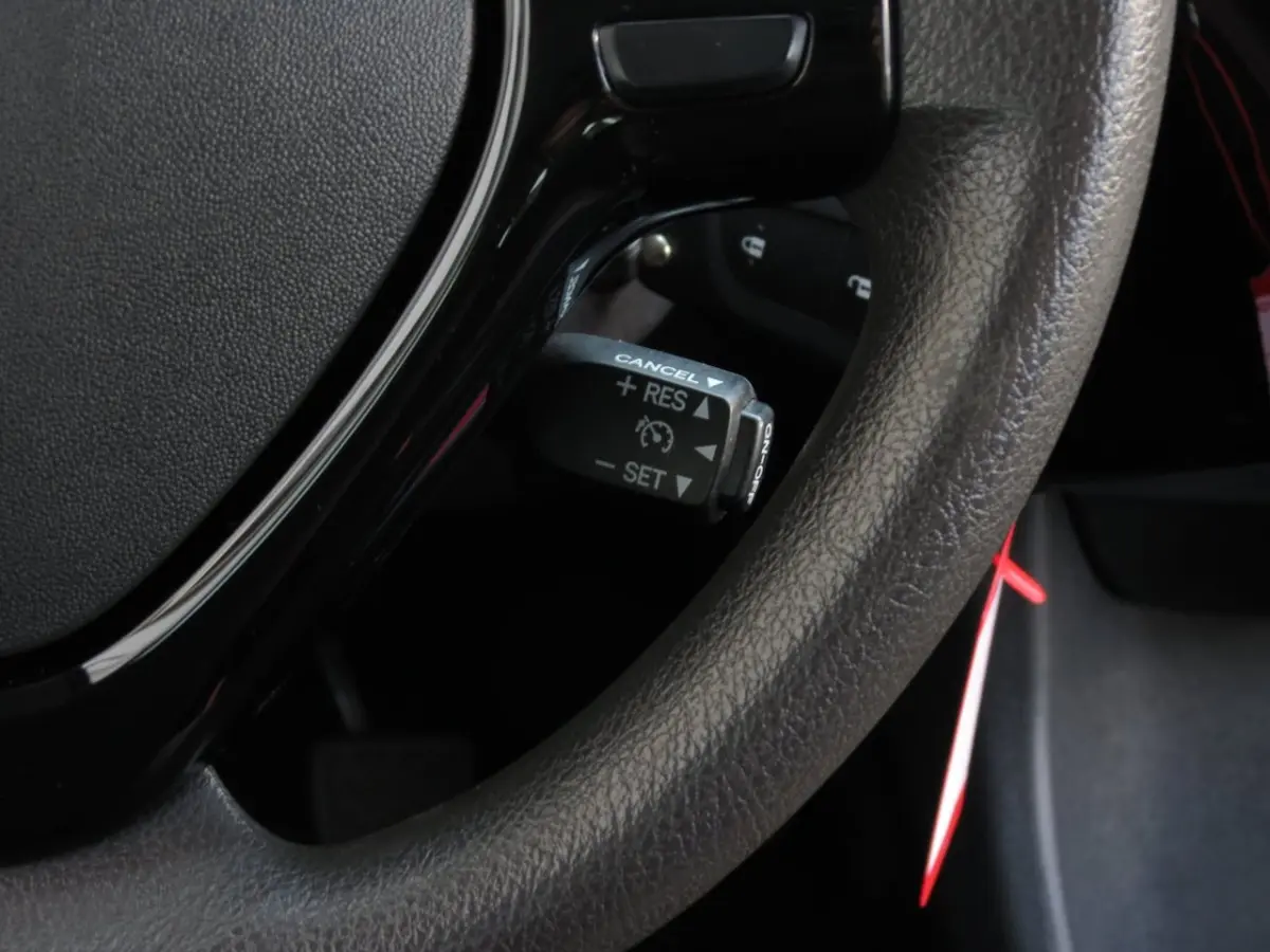 1.0 VTi Feel 5 Drs. Airco|LED|Bluetooth|Electr. Ramen|DAB+