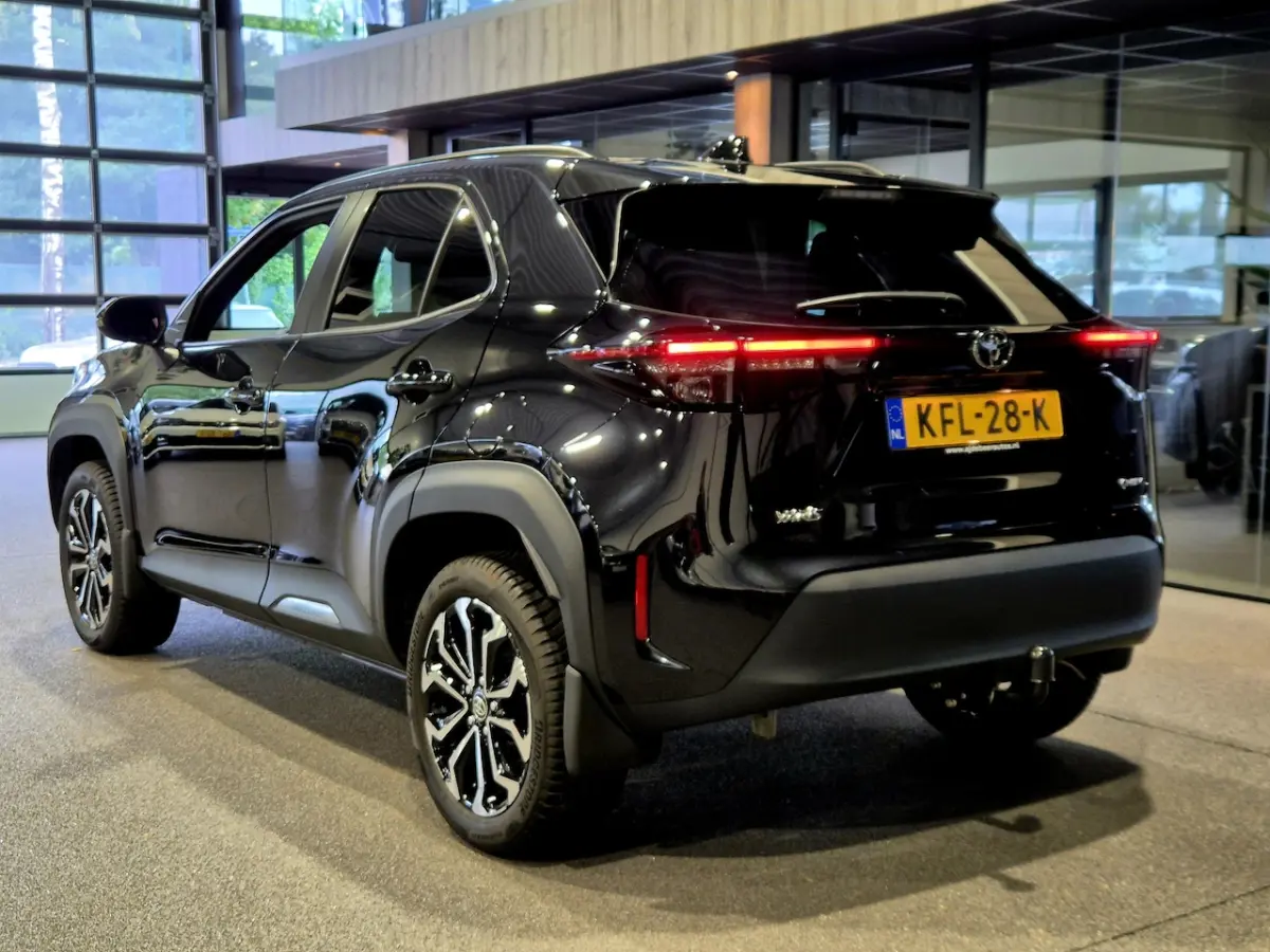 1.5 Hybrid 115 Dynamic Carplay-Android / Trekhaak / Camera / Verw. stuur-stoelen /