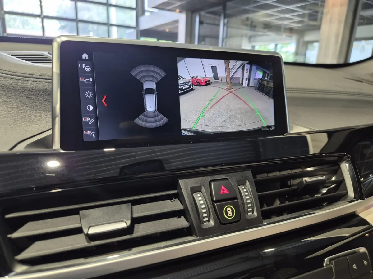 xDrive25e High Executive X-Line | Panorama | Beige leder | Camera | Stoelverw. | Carplay
