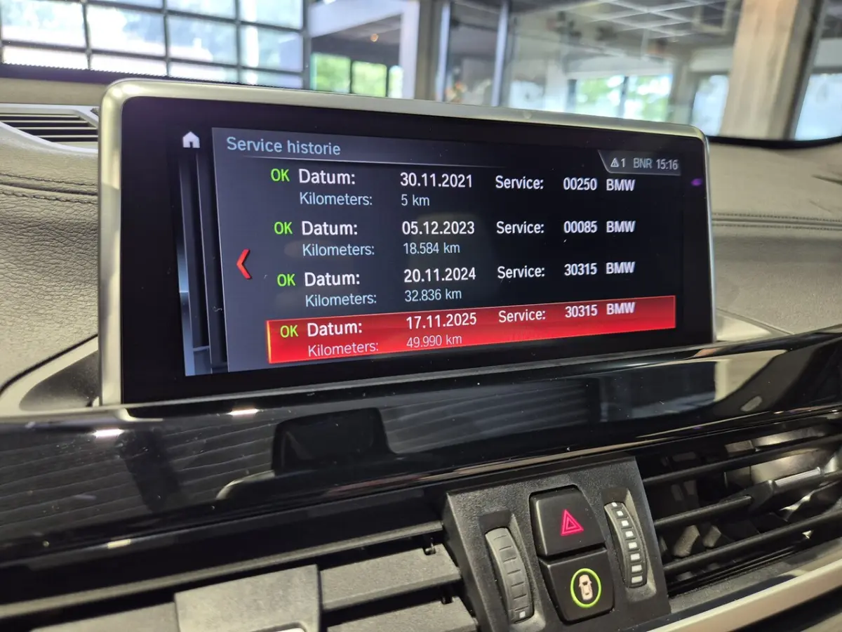 xDrive25e High Executive X-Line | Panorama | Beige leder | Camera | Stoelverw. | Carplay