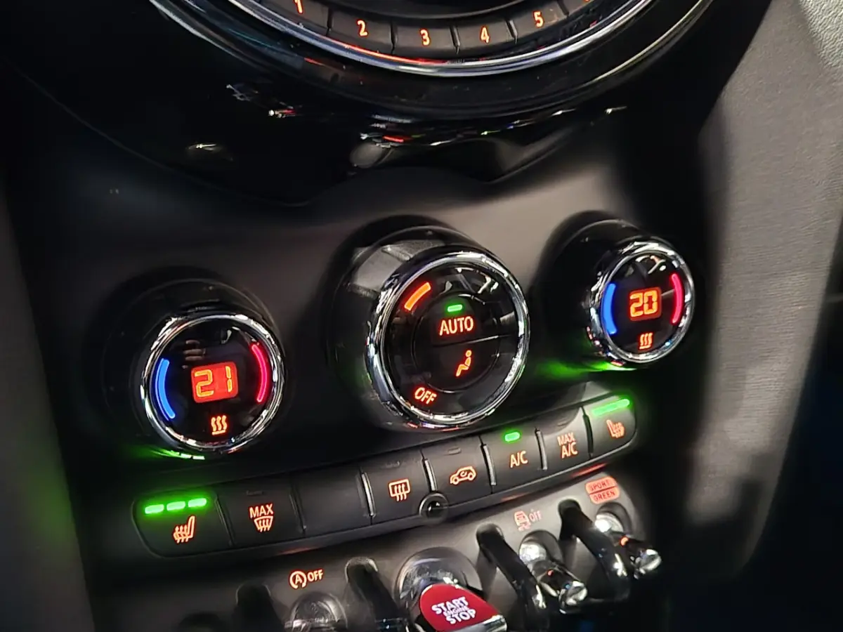 1.5 Salt Volleder | Navigatie | CarPlay | Leder | Stoelverwarming | LED