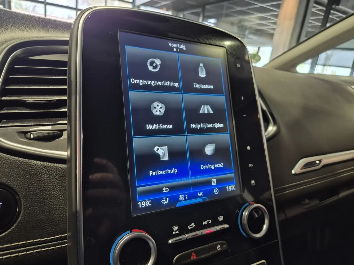 1.3 TCe Bose Camera |Groot scherm | Massage | Navigatie | Half leder | LED