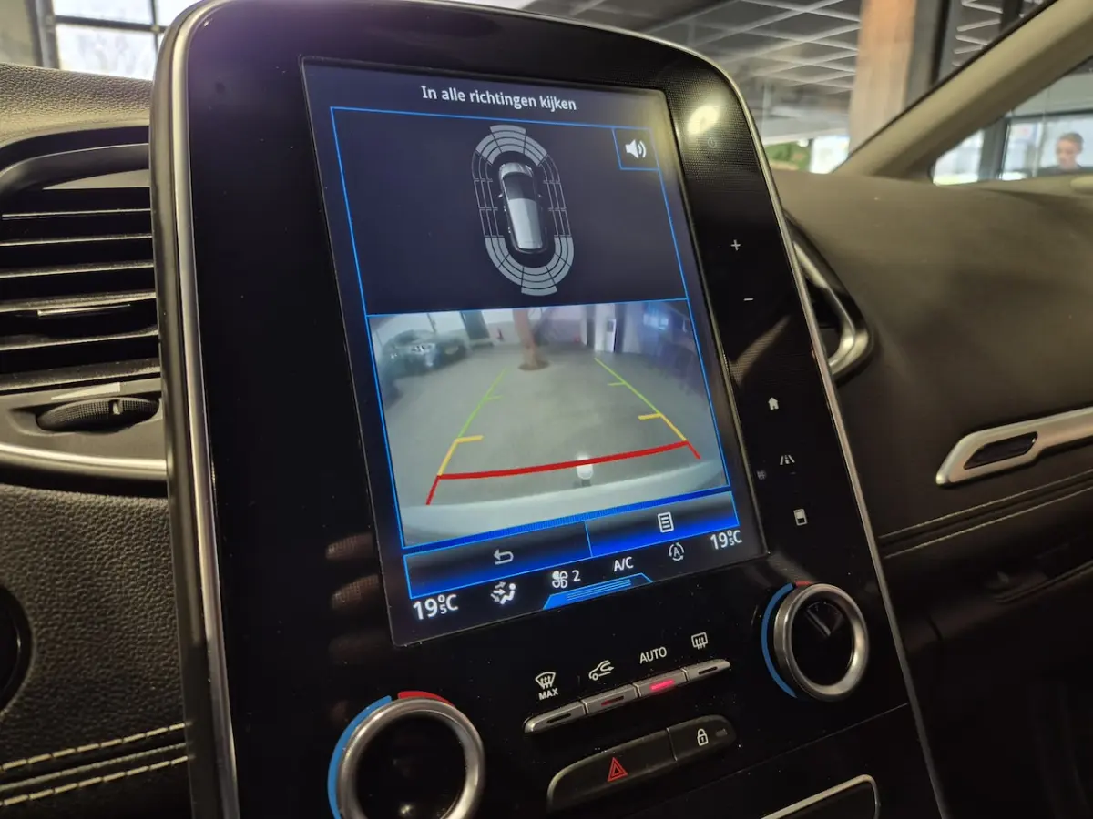 1.3 TCe Bose Camera |Groot scherm | Massage | Navigatie | Half leder | LED